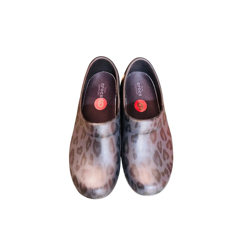 Crocs Neria Pro II slip in black cheetah loafers comfort waterproof clogs sz 6